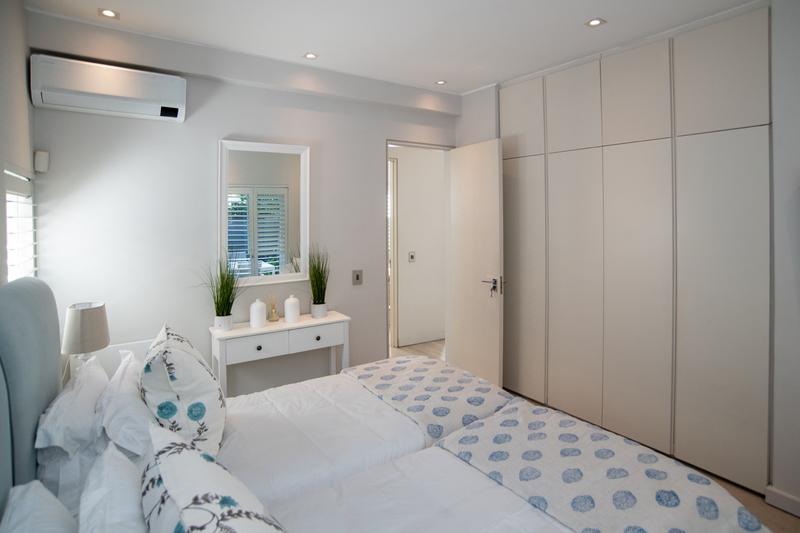 To Let 2 Bedroom Property for Rent in Green Point Western Cape